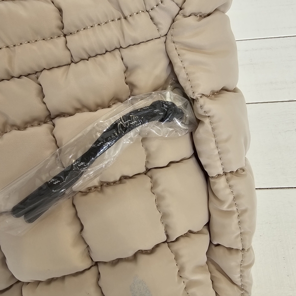 NWT* FREE PEOPLE Quilted Baby Carryall Sling Bag *Tofu* - Picture 5 of 13